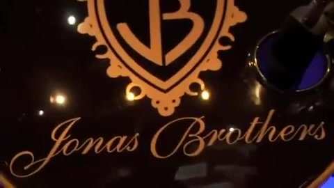 Demi Lovato & Jonas Brothers - Behind The Scenes (2010 Walmart Soundcheck).mp4 0291