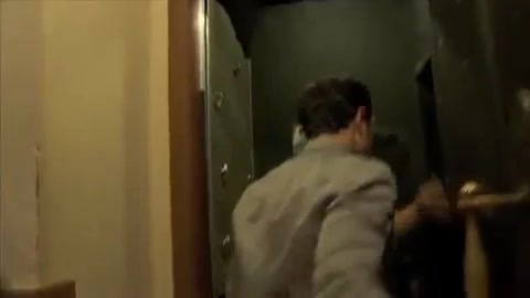 Demi Lovato & Jonas Brothers - Behind The Scenes (2010 Walmart Soundcheck).mp4 0417