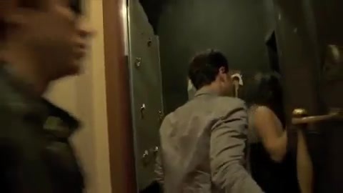 Demi Lovato & Jonas Brothers - Behind The Scenes (2010 Walmart Soundcheck).mp4 0454