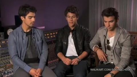 Demi Lovato & Jonas Brothers - Behind The Scenes (2010 Walmart Soundcheck).mp4 2001 - Demilush And Jonas Brothers - Behind The Scenes 2010 Walmart Soundchek Part oo5