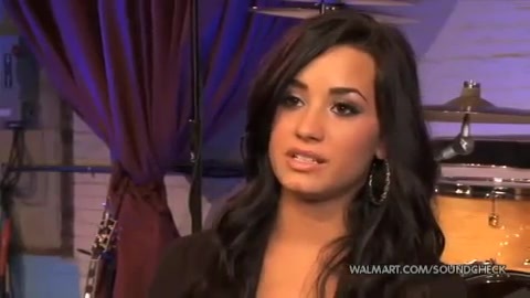 Demi Lovato & Jonas Brothers - Behind The Scenes (2010 Walmart Soundcheck).mp4 2572