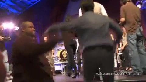 Demi Lovato & Jonas Brothers - Behind The Scenes (2010 Walmart Soundcheck).mp4 2267