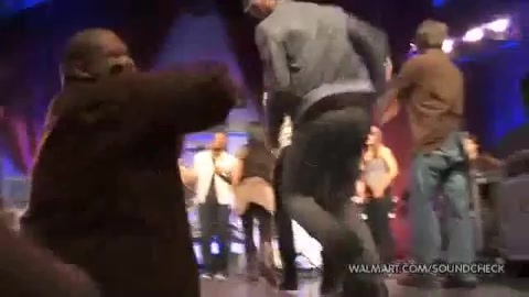 Demi Lovato & Jonas Brothers - Behind The Scenes (2010 Walmart Soundcheck).mp4 2345