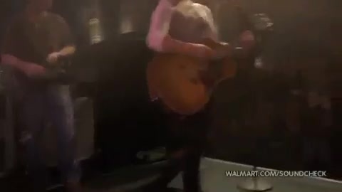 Demi Lovato & Jonas Brothers - Behind The Scenes (2010 Walmart Soundcheck).mp4 4076