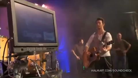 Demi Lovato & Jonas Brothers - Behind The Scenes (2010 Walmart Soundcheck).mp4 3668