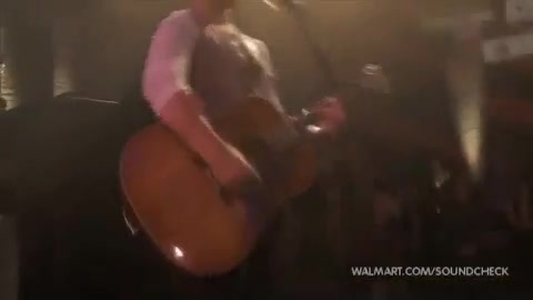 Demi Lovato & Jonas Brothers - Behind The Scenes (2010 Walmart Soundcheck).mp4 4133