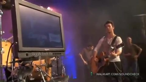 Demi Lovato & Jonas Brothers - Behind The Scenes (2010 Walmart Soundcheck).mp4 3733