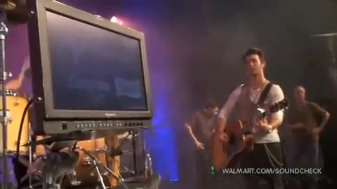 Demi Lovato & Jonas Brothers - Behind The Scenes (2010 Walmart Soundcheck).mp4 3742