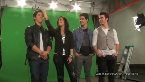 Demi Lovato & Jonas Brothers - Behind The Scenes (2010 Walmart Soundcheck).mp4 3381 Demi Lovato & Jonas Brothers - Behind The Scenes (2010 Walmart Soundcheck).mp4 3381