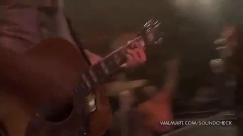 Demi Lovato & Jonas Brothers - Behind The Scenes (2010 Walmart Soundcheck).mp4 4258