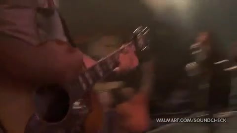 Demi Lovato & Jonas Brothers - Behind The Scenes (2010 Walmart Soundcheck).mp4 4266