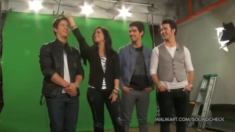 Demi Lovato & Jonas Brothers - Behind The Scenes (2010 Walmart Soundcheck).mp4 3410 Demi Lovato & Jonas Brothers - Behind The Scenes (2010 Walmart Soundcheck).mp4 3410