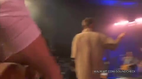 Demi Lovato & Jonas Brothers - Behind The Scenes (2010 Walmart Soundcheck).mp4 4331