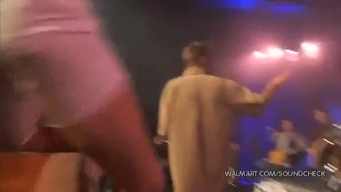 Demi Lovato & Jonas Brothers - Behind The Scenes (2010 Walmart Soundcheck).mp4 4339