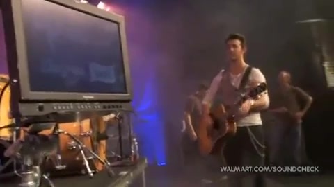 Demi Lovato & Jonas Brothers - Behind The Scenes (2010 Walmart Soundcheck).mp4 3913
