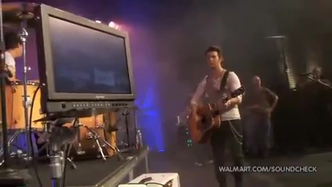 Demi Lovato & Jonas Brothers - Behind The Scenes (2010 Walmart Soundcheck).mp4 3999