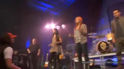 Demi Lovato & Jonas Brothers - Behind The Scenes (2010 Walmart Soundcheck).mp4 4494
