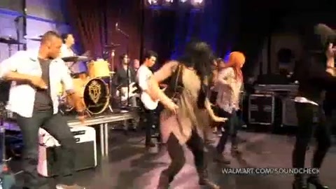 Demi Lovato & Jonas Brothers - Behind The Scenes (2010 Walmart Soundcheck).mp4 5504 - Demilush And Jonas Brothers - Behind The Scenes 2010 Walmart Soundchek Part o12