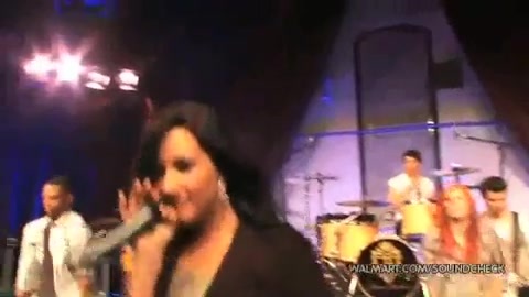 Demi Lovato & Jonas Brothers - Behind The Scenes (2010 Walmart Soundcheck).mp4 5123 - Demilush And Jonas Brothers - Behind The Scenes 2010 Walmart Soundchek Part o11