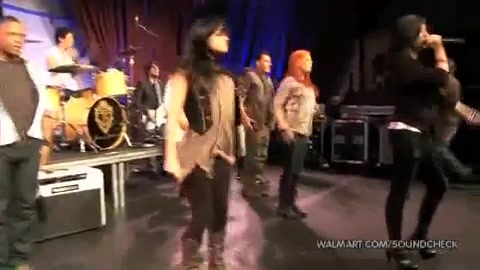 Demi Lovato & Jonas Brothers - Behind The Scenes (2010 Walmart Soundcheck).mp4 5578 - Demilush And Jonas Brothers - Behind The Scenes 2010 Walmart Soundchek Part o12