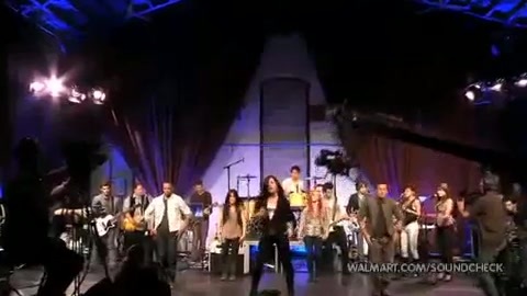 Demi Lovato & Jonas Brothers - Behind The Scenes (2010 Walmart Soundcheck).mp4 5192