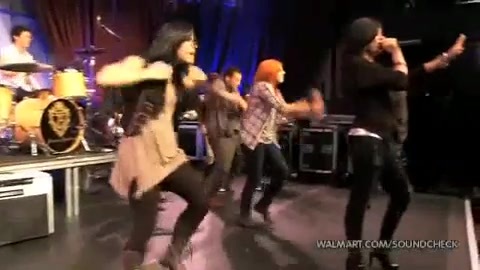 Demi Lovato & Jonas Brothers - Behind The Scenes (2010 Walmart Soundcheck).mp4 5626 - Demilush And Jonas Brothers - Behind The Scenes 2010 Walmart Soundchek Part o12