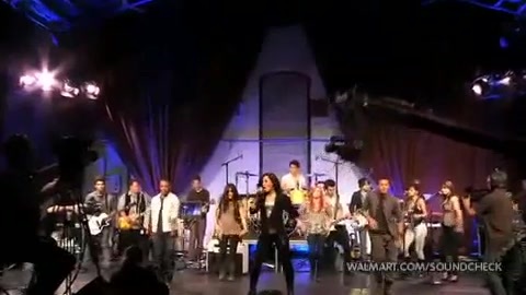 Demi Lovato & Jonas Brothers - Behind The Scenes (2010 Walmart Soundcheck).mp4 5216