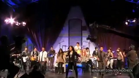 Demi Lovato & Jonas Brothers - Behind The Scenes (2010 Walmart Soundcheck).mp4 5221