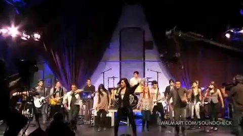 Demi Lovato & Jonas Brothers - Behind The Scenes (2010 Walmart Soundcheck).mp4 5255