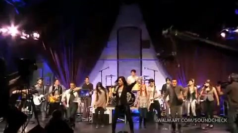 Demi Lovato & Jonas Brothers - Behind The Scenes (2010 Walmart Soundcheck).mp4 5257