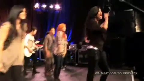 Demi Lovato & Jonas Brothers - Behind The Scenes (2010 Walmart Soundcheck).mp4 5716