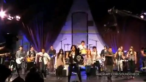 Demi Lovato & Jonas Brothers - Behind The Scenes (2010 Walmart Soundcheck).mp4 5295