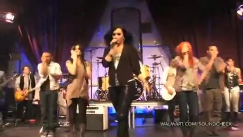 Demi Lovato & Jonas Brothers - Behind The Scenes (2010 Walmart Soundcheck).mp4 4952