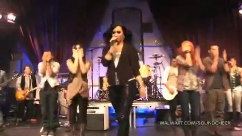 Demi Lovato & Jonas Brothers - Behind The Scenes (2010 Walmart Soundcheck).mp4 4960