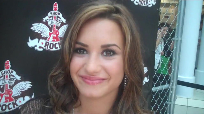 Demi Lovato_ Very Fashionable And  Pretty During An Interview 0006