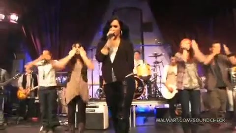 Demi Lovato & Jonas Brothers - Behind The Scenes (2010 Walmart Soundcheck).mp4 4973