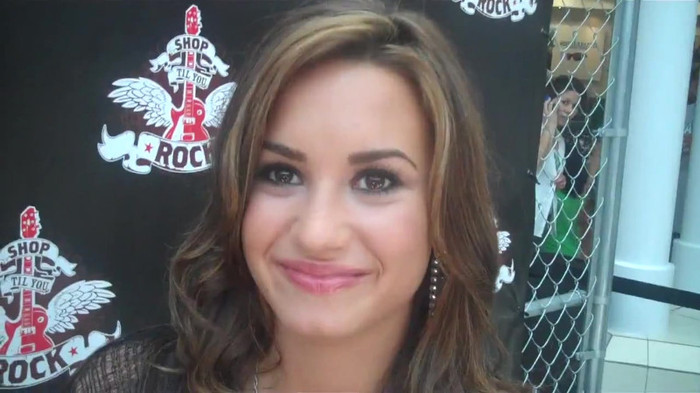 Demi Lovato_ Very Fashionable And  Pretty During An Interview 0011