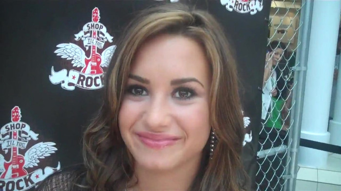 Demi Lovato_ Very Fashionable And  Pretty During An Interview 0015