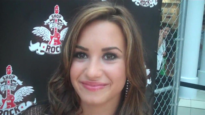 Demi Lovato_ Very Fashionable And  Pretty During An Interview 0028