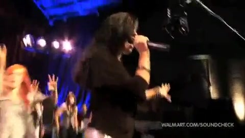 Demi Lovato & Jonas Brothers - Behind The Scenes (2010 Walmart Soundcheck).mp4 5853