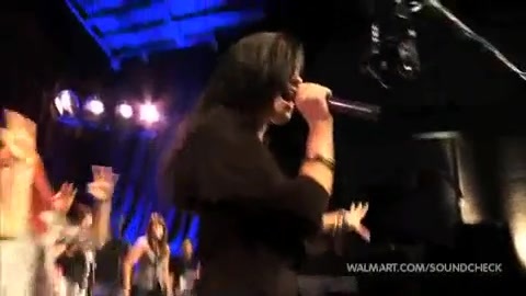 Demi Lovato & Jonas Brothers - Behind The Scenes (2010 Walmart Soundcheck).mp4 5861