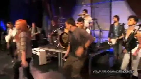 Demi Lovato & Jonas Brothers - Behind The Scenes (2010 Walmart Soundcheck).mp4 5436