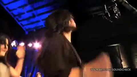 Demi Lovato & Jonas Brothers - Behind The Scenes (2010 Walmart Soundcheck).mp4 5905