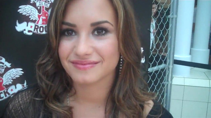 Demi Lovato_ Very Fashionable And  Pretty During An Interview 0085 Demi Lovato_ Very Fashionable And  Pretty During An Interview 0085