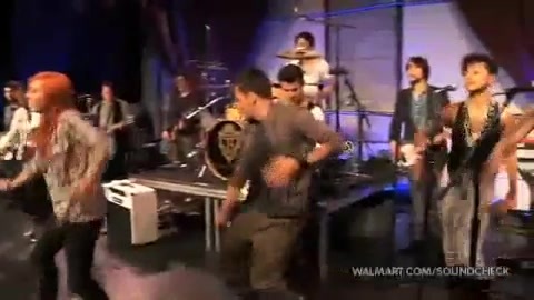 Demi Lovato & Jonas Brothers - Behind The Scenes (2010 Walmart Soundcheck).mp4 5458