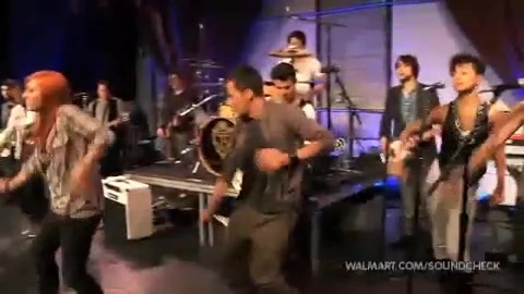 Demi Lovato & Jonas Brothers - Behind The Scenes (2010 Walmart Soundcheck).mp4 5462