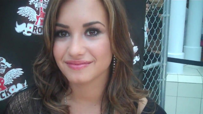 Demi Lovato_ Very Fashionable And  Pretty During An Interview 0097
