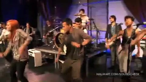 Demi Lovato & Jonas Brothers - Behind The Scenes (2010 Walmart Soundcheck).mp4 5468