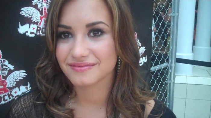Demi Lovato_ Very Fashionable And  Pretty During An Interview 0110 Demi Lovato_ Very Fashionable And  Pretty During An Interview 0110