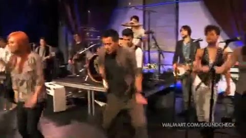 Demi Lovato & Jonas Brothers - Behind The Scenes (2010 Walmart Soundcheck).mp4 5484